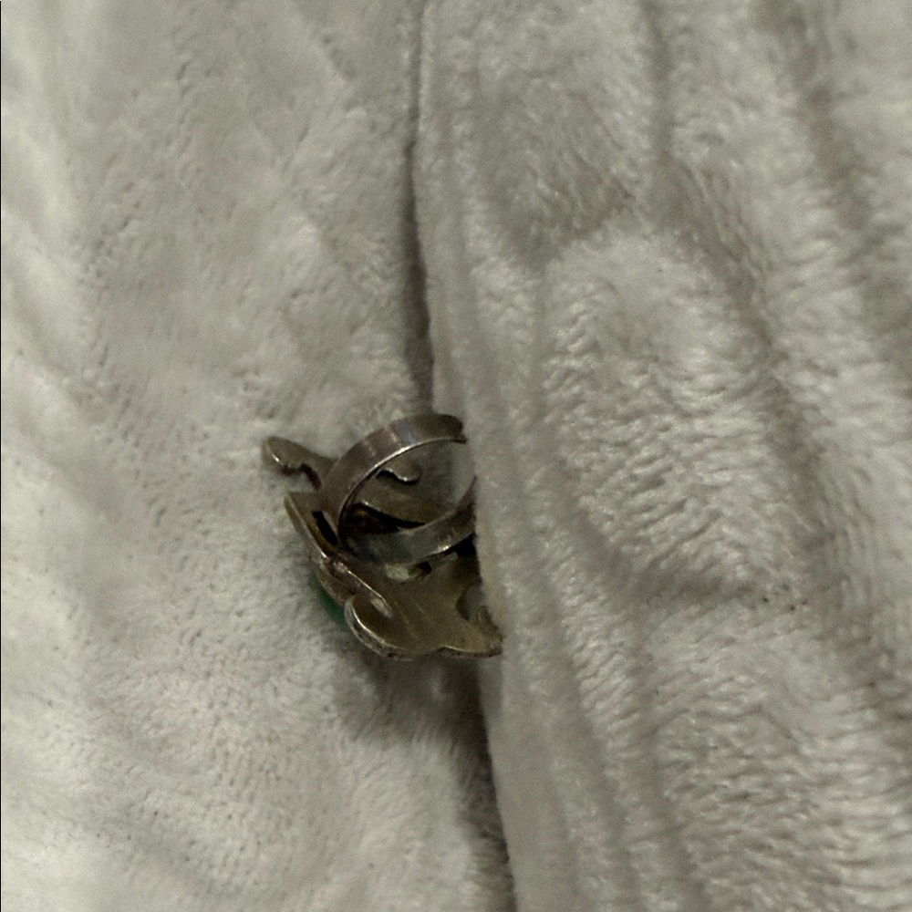 Vintage Source Unknown Silver Ring With Green Sto… - image 5